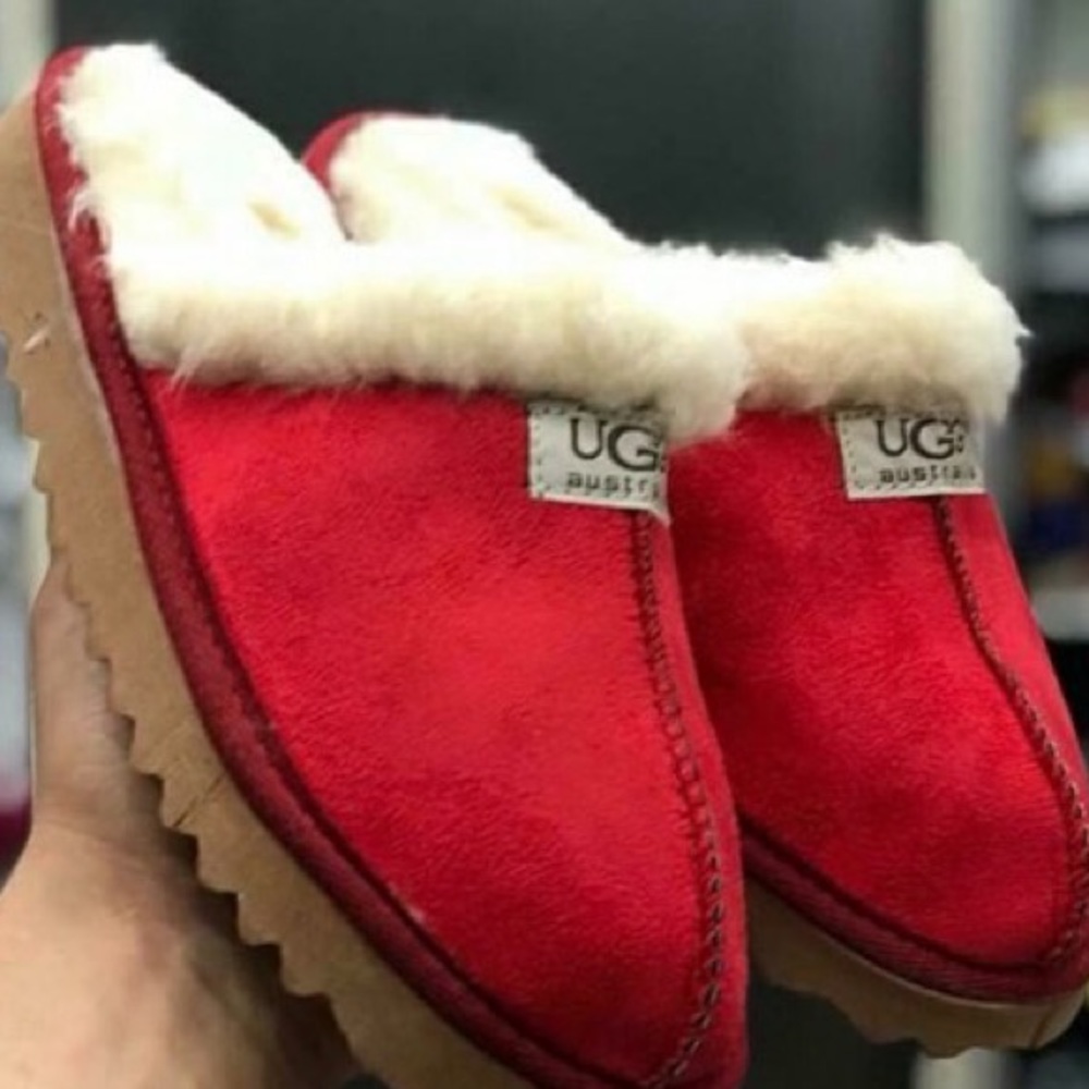 NWOB Red Ugg Slipper Slides size 38
